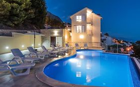 Elsa Apartments